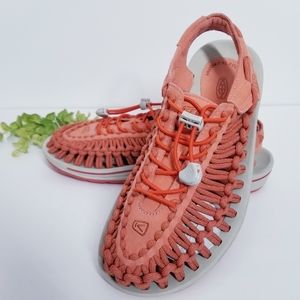 Keen Uneek Sandals Summer Womens Size 8.5 Coral Bungee
